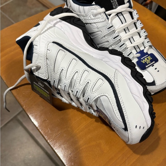 Sketchers Sports shoes new never worn - Picture 6 of 11